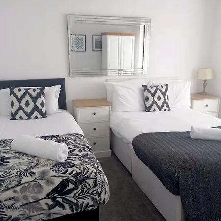 Hébergement de vacances Cozy 4 Bedroom House In Smethwick With 4 Bathrooms Perfect For Contractors And Families Birmingham